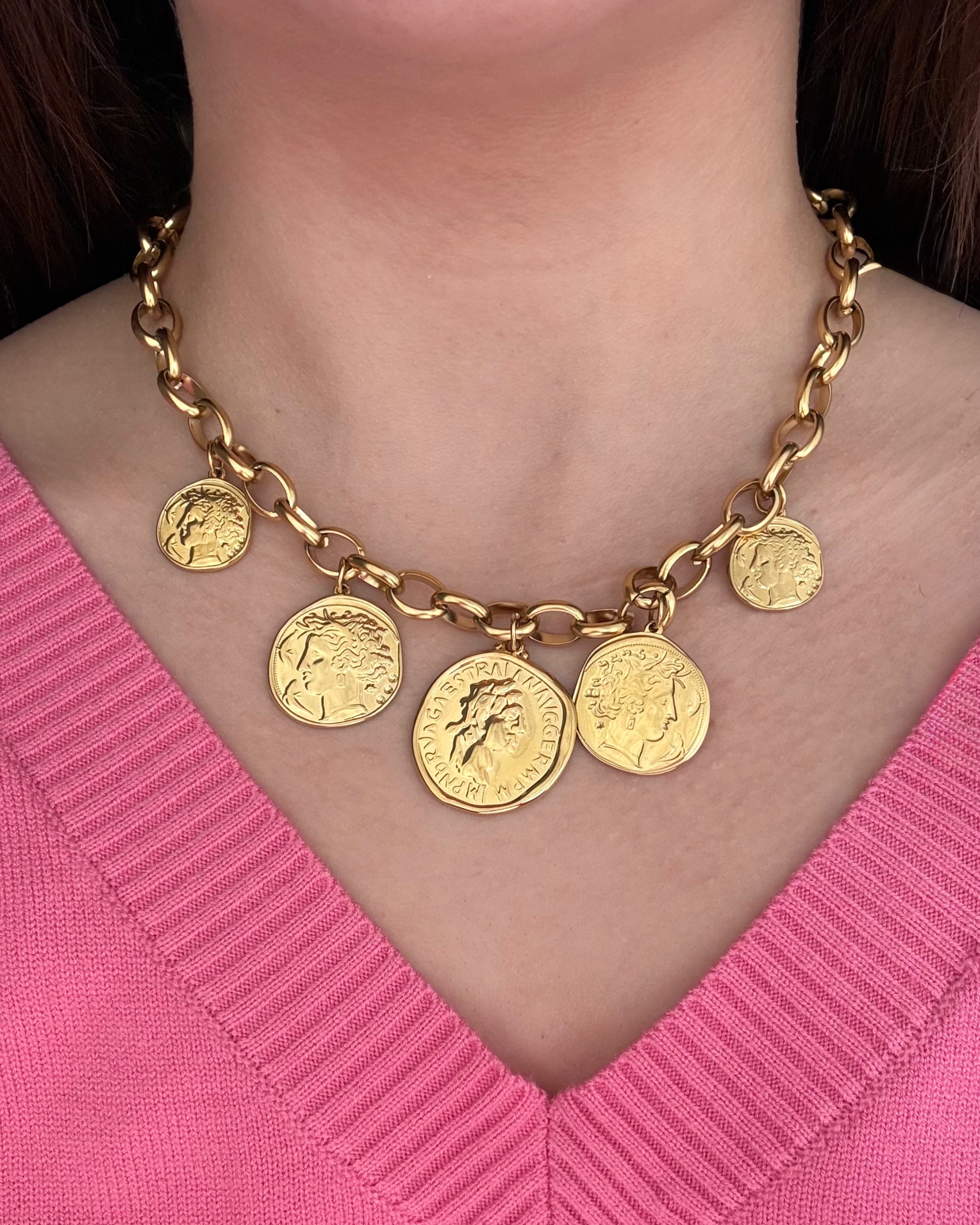 COLLIER EVA